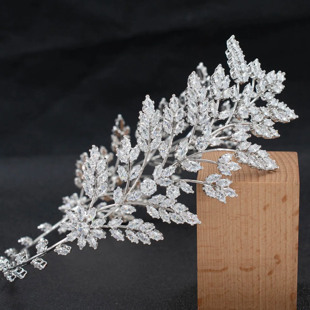 3/4 Round Cubic Zirconia Bridal Wedding Leaves Headband Hair Band Tiara for Women CHA10052