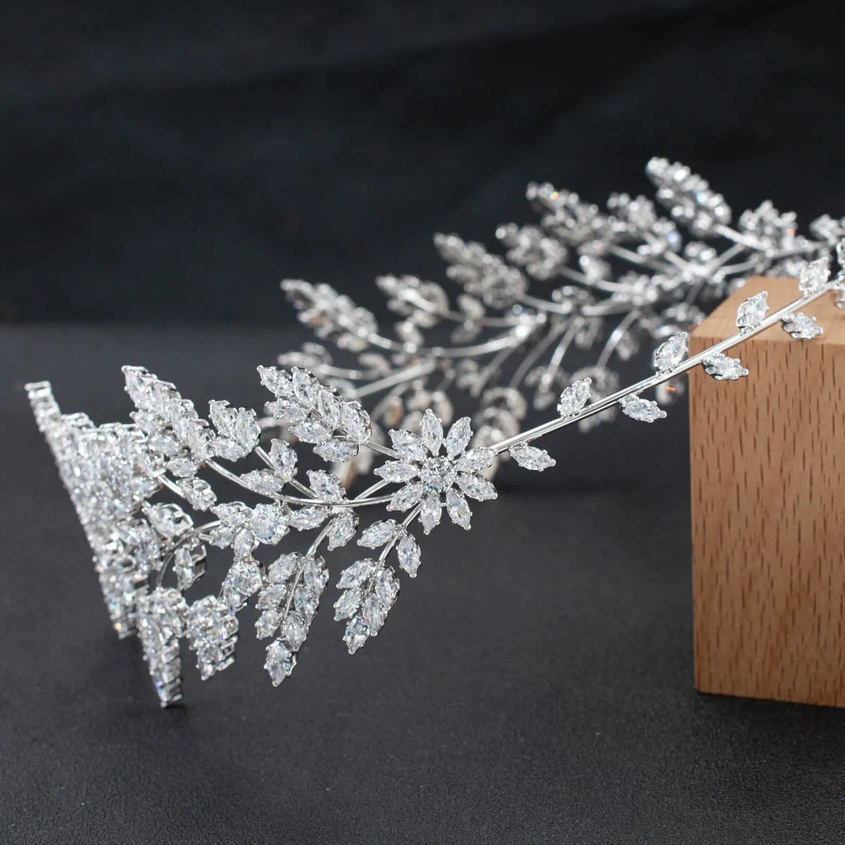 3/4 Round Cubic Zirconia Bridal Wedding Leaves Headband Hair Band Tiara for Women CHA10052