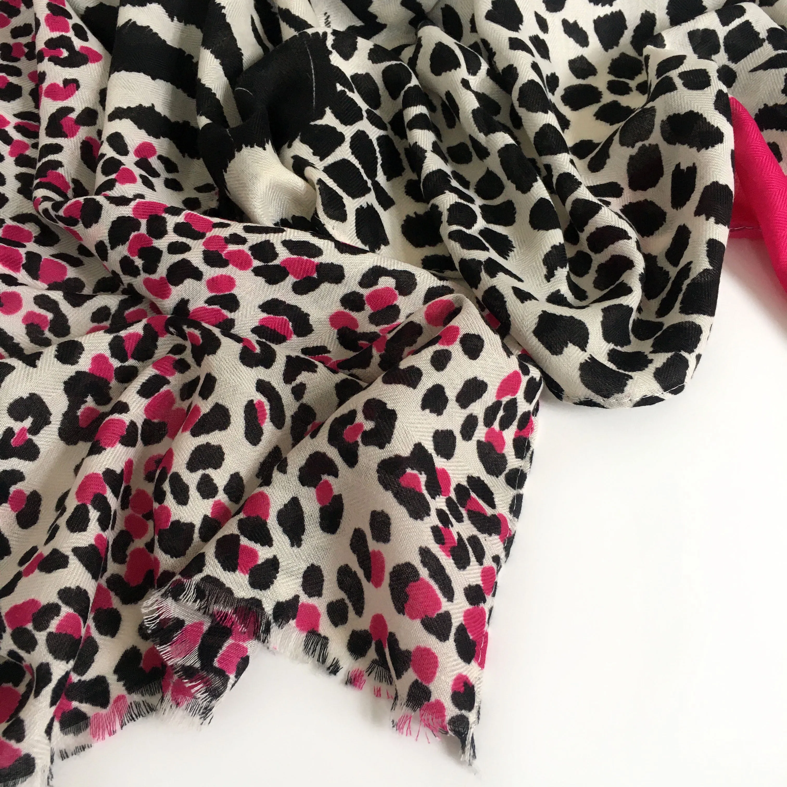 LARGE FUCHSIA PINK TIGER AND LEOPARD PRINT SHAWL SCARF