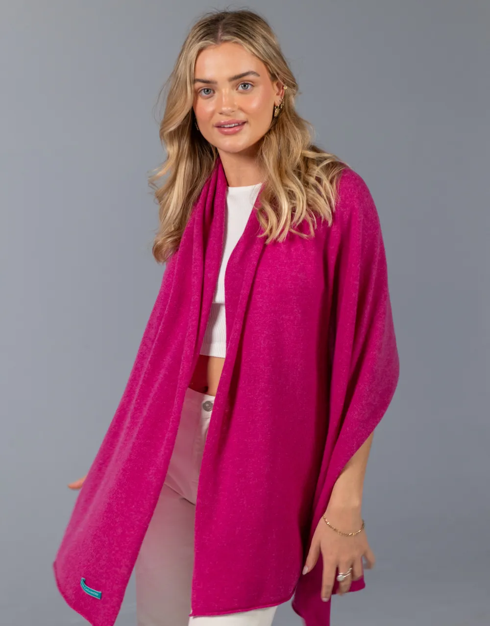 The Soft Cashmere Scarf in Berry